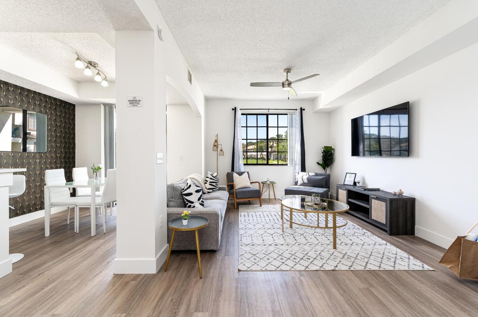 Newly Renovated Townhome With King Bed Delray Beach Bagian luar foto