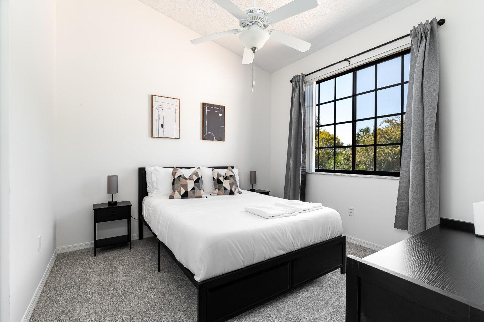 Newly Renovated Townhome With King Bed Delray Beach Bagian luar foto