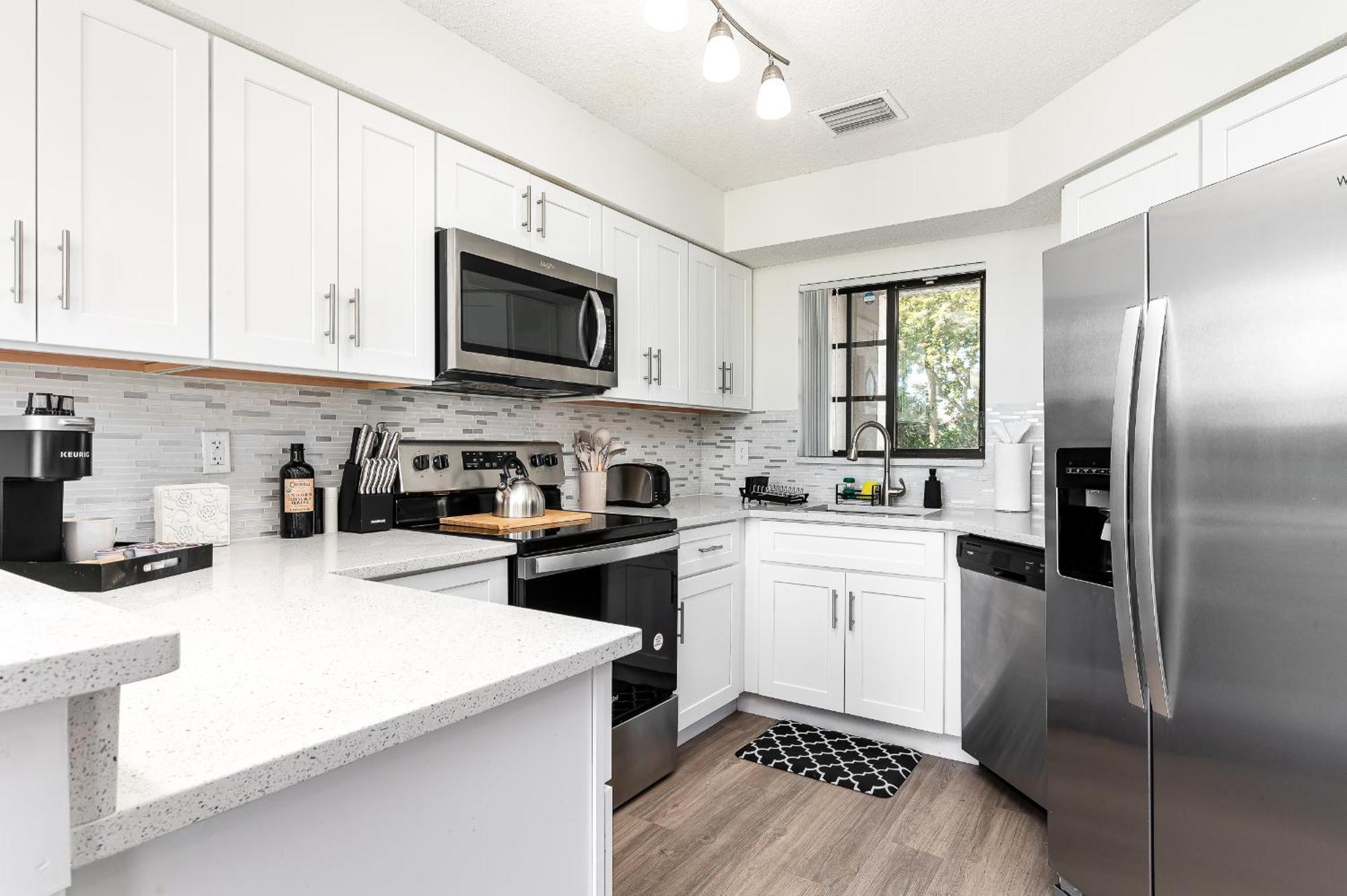 Newly Renovated Townhome With King Bed Delray Beach Bagian luar foto