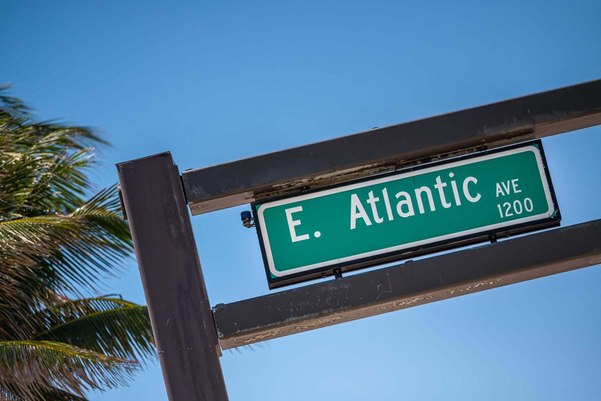 Newly Renovated Townhome With King Bed Delray Beach Bagian luar foto