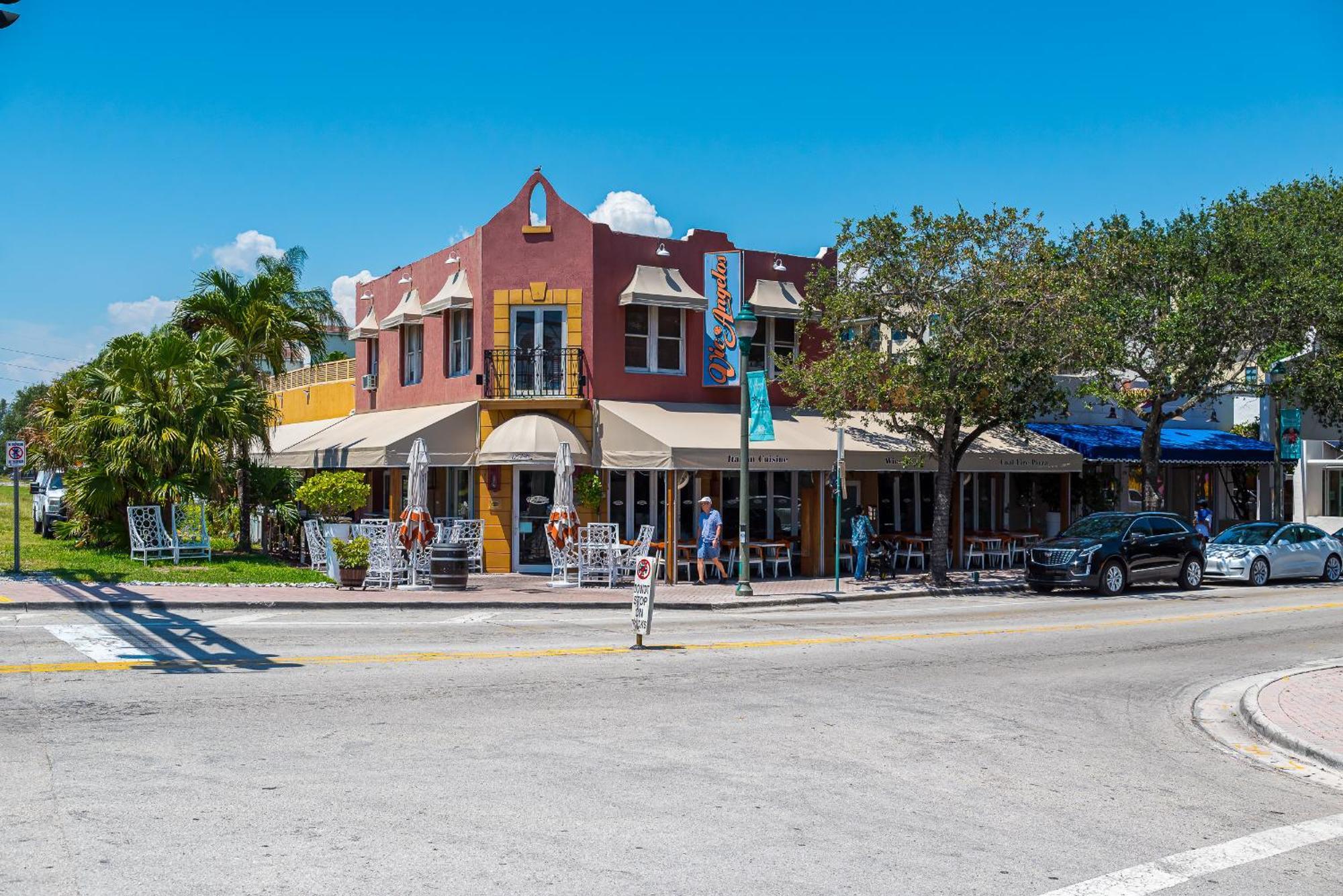 Newly Renovated Townhome With King Bed Delray Beach Bagian luar foto