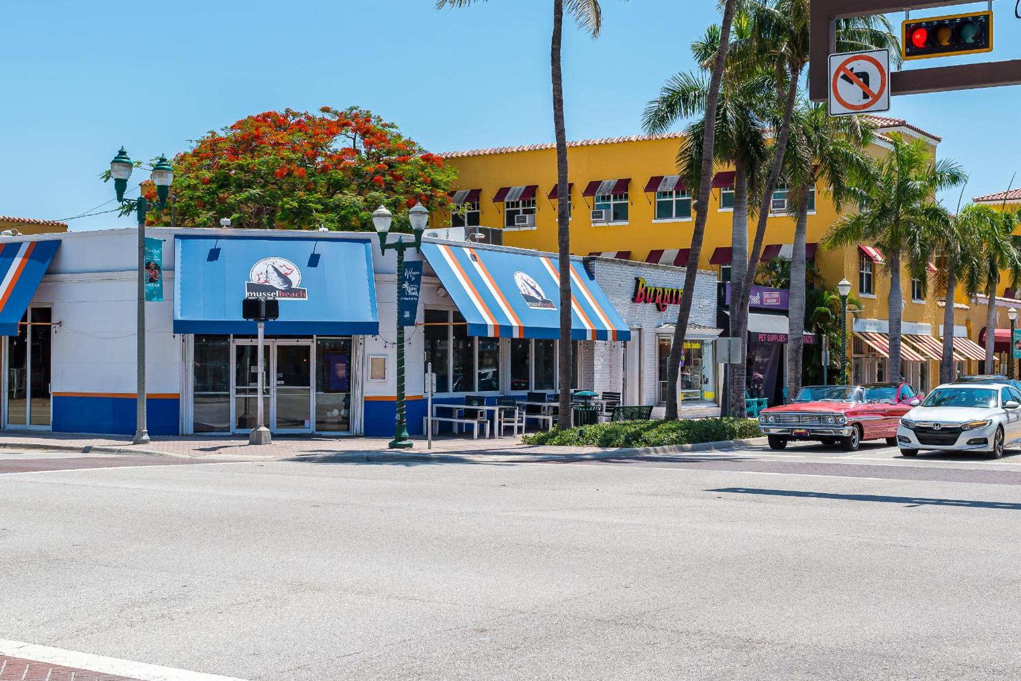 Newly Renovated Townhome With King Bed Delray Beach Bagian luar foto
