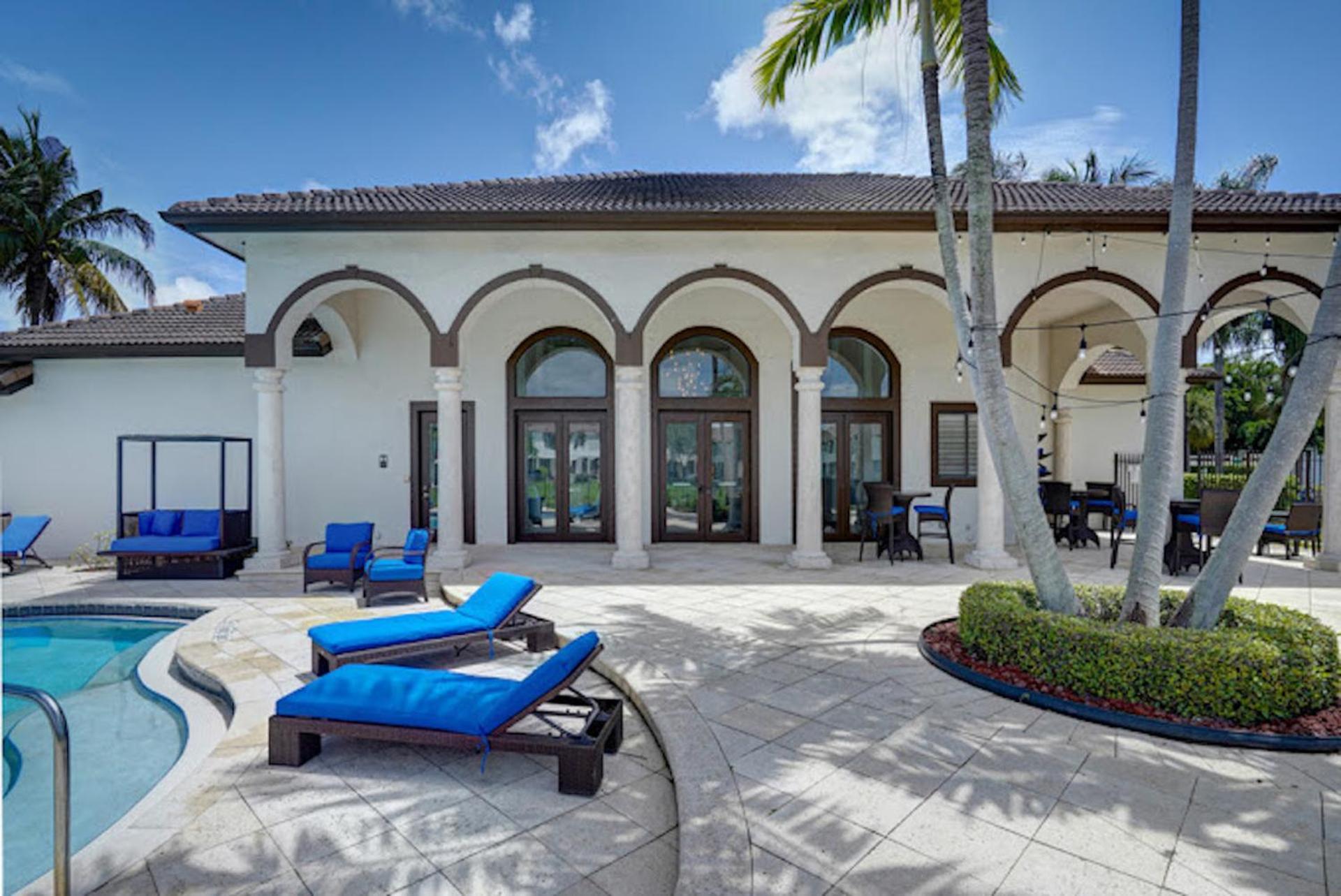 Newly Renovated Townhome With King Bed Delray Beach Bagian luar foto