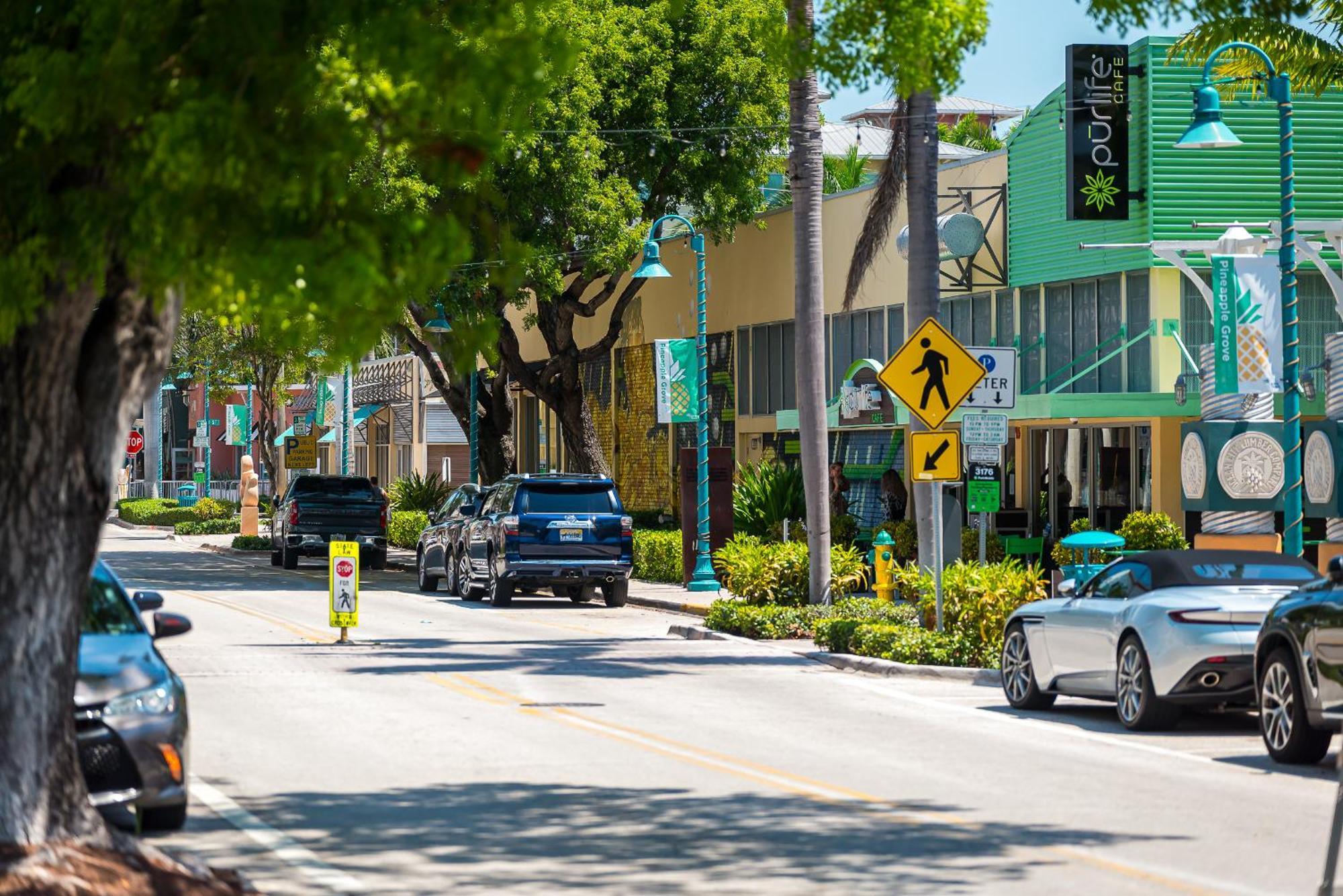 Newly Renovated Townhome With King Bed Delray Beach Bagian luar foto